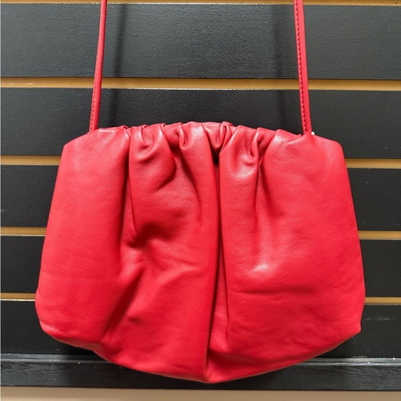 New with tags red cloud soft pouch pleated cross body purse with keychain - Picture 2 of 4